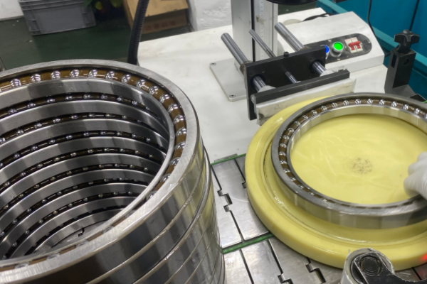 角接觸球軸承使用壽命多久？